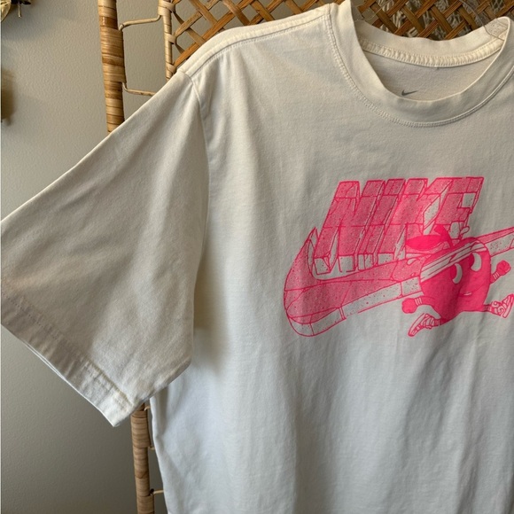 Women’s NIKE Pink T-shirt super cute - Picture 7 of 7